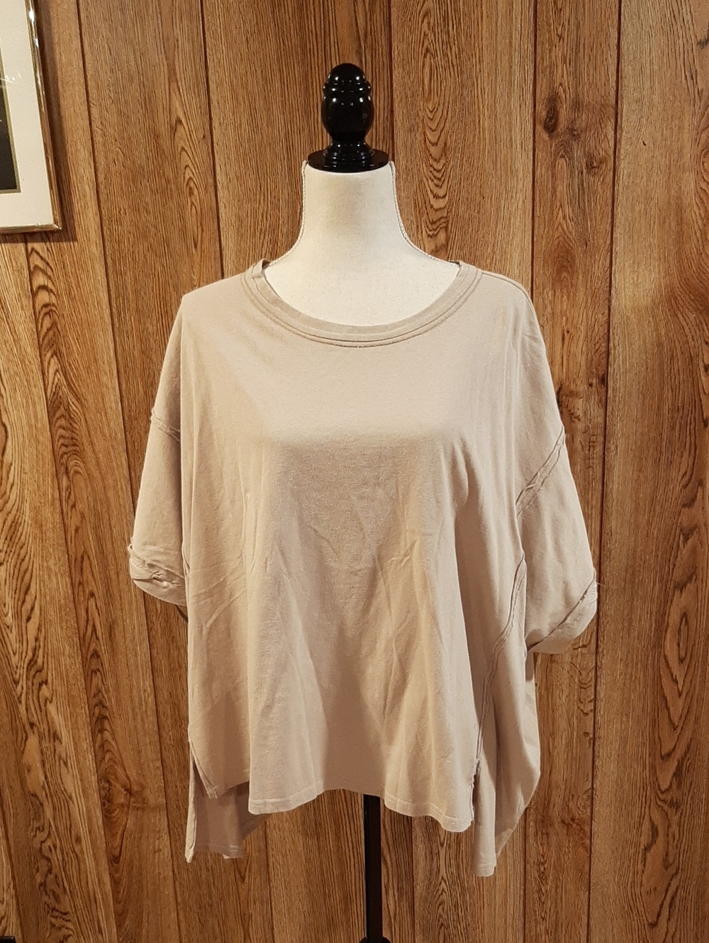 🥀NWT Peach Love Tan Exposed-Seam Flowy/Boxy Short-Sleeved Top (M)🥀